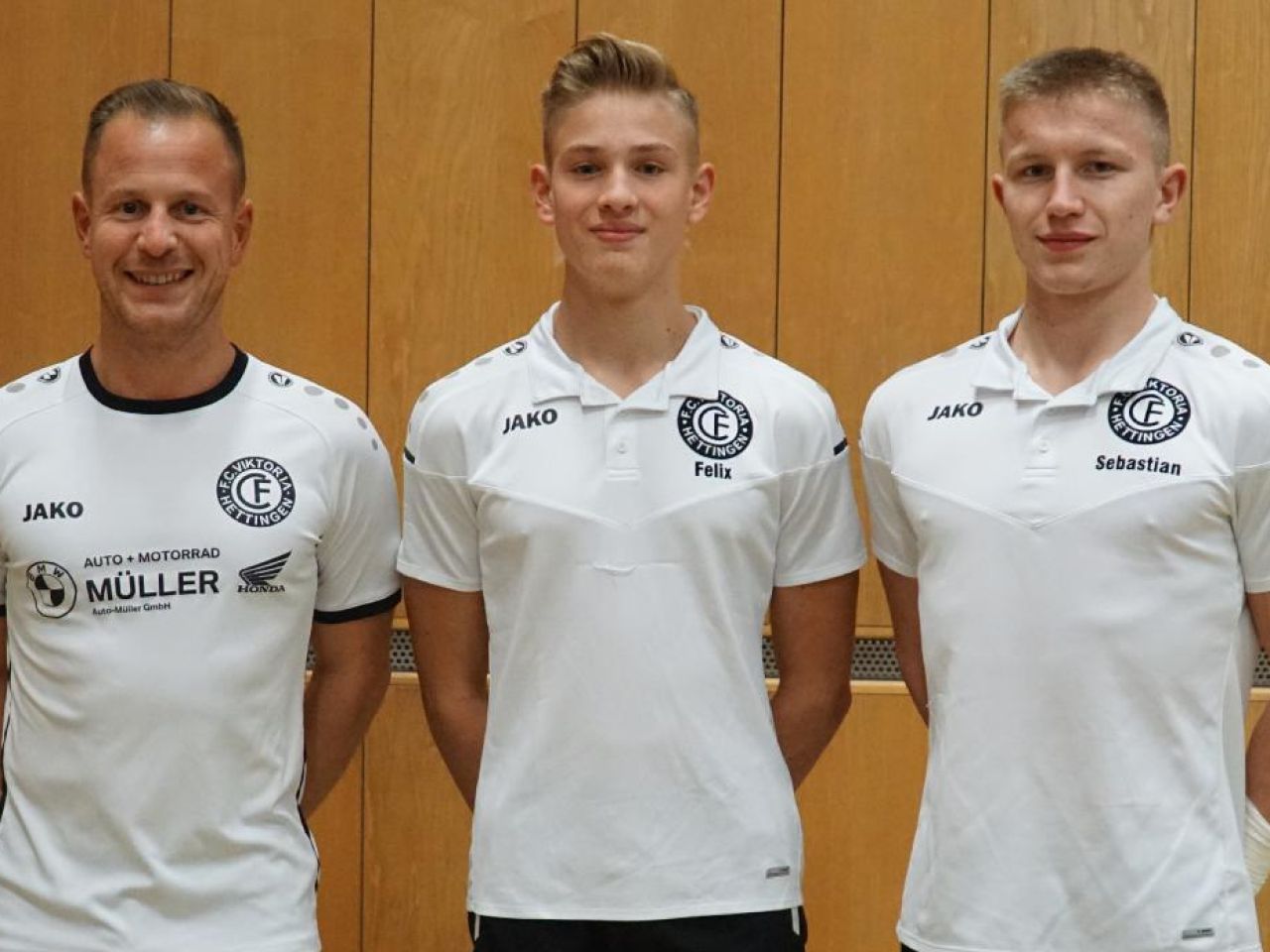 Trainer David Dittrich (l.) freute sich über die Nominierung von Felix Boch (M.) und Sebastain Wiese. (r.). Foto: zg